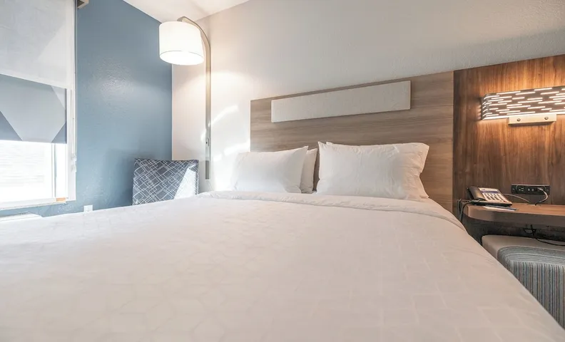 홀리데이 인 익스프레스 호텔 & 스위트 세인트 로버트 바이 IHG