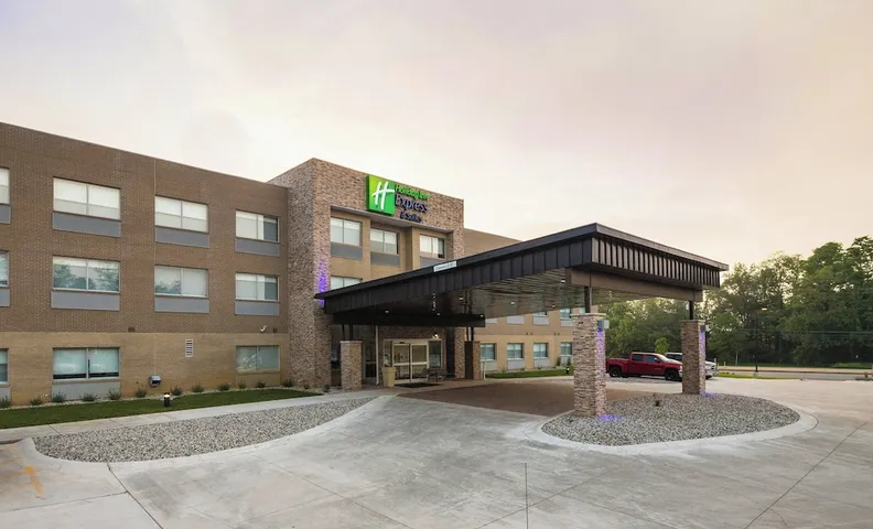 홀리데이 인 익스프레스 앤드 스위트 포티지 바이 IHG