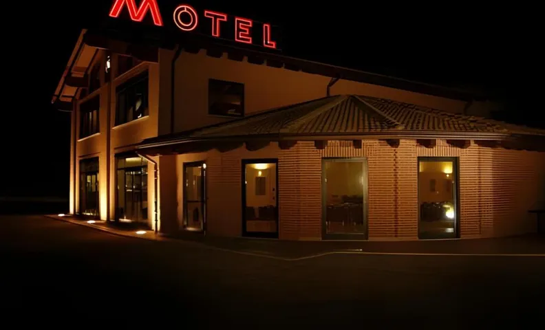 HM MotelHotel