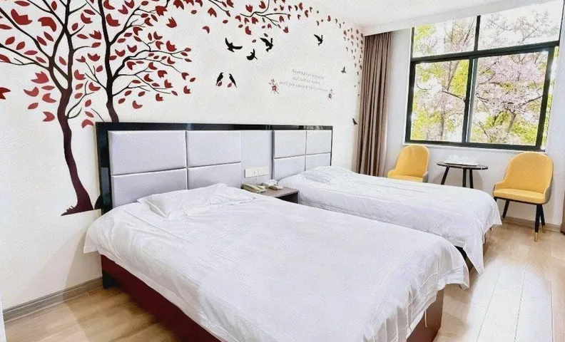 Yufeng Hotel (Zhangping Sports Center Branch)