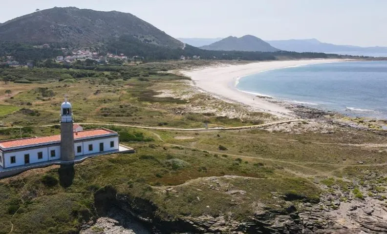 Hotel Faro Lariño