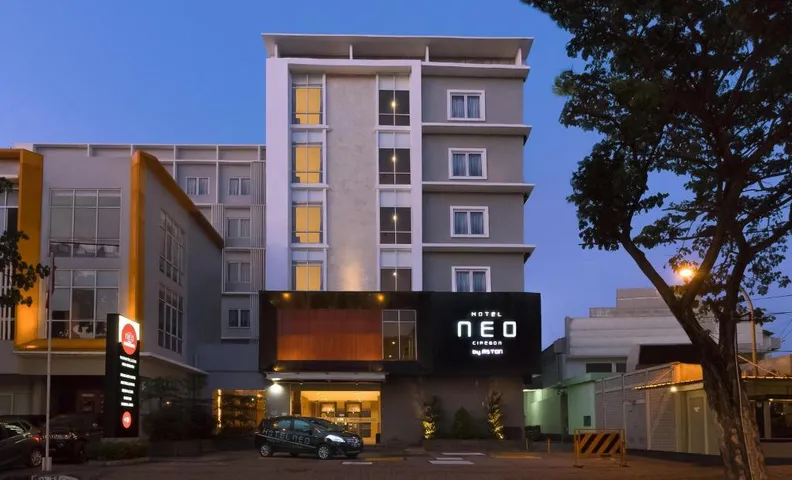 호텔 네오 치레본 바이 애스턴