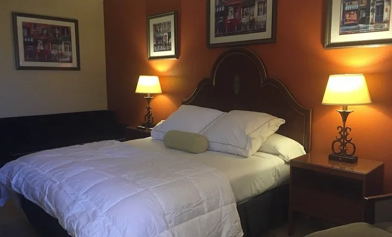 Bayshore Inn