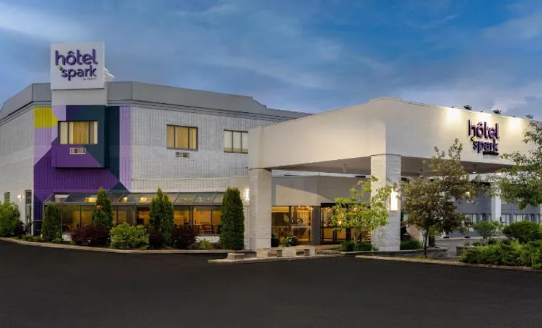 Spark by Hilton Montreal Brossard