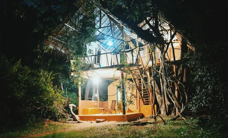 백 오브 비욘드 - 데히가하 엘라