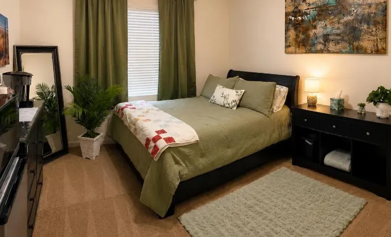 Relaxing Queen Suite with Private Bathroom