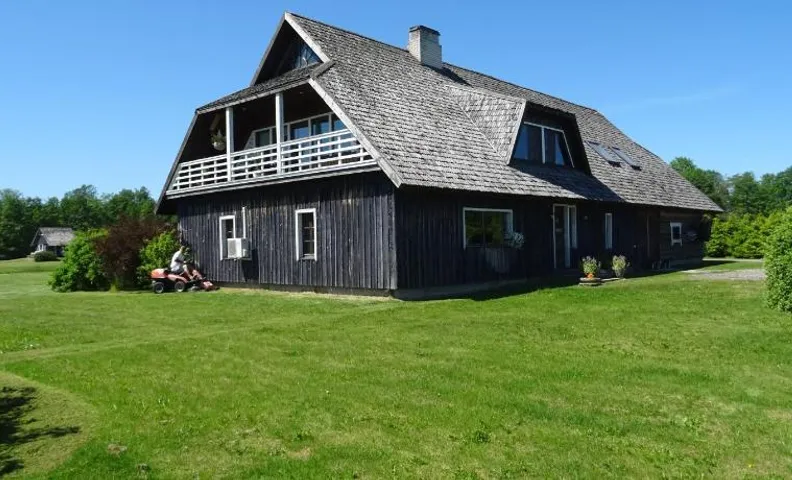 Tiiupesa Guest House