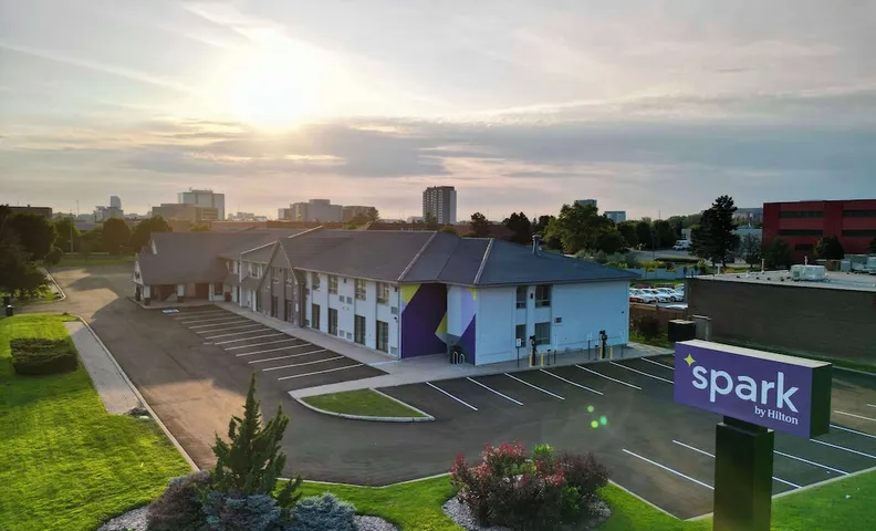 스파크 바이 힐튼 토론토 마컴