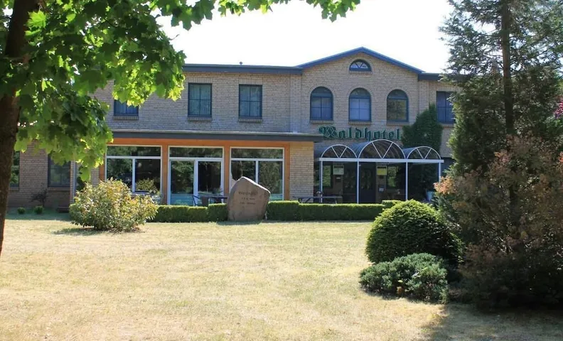 Waldhotel Boizenburg (발트호텔 보이젠부르그)