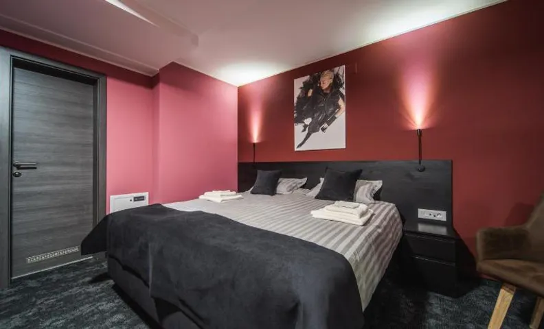 Rustica Rooms