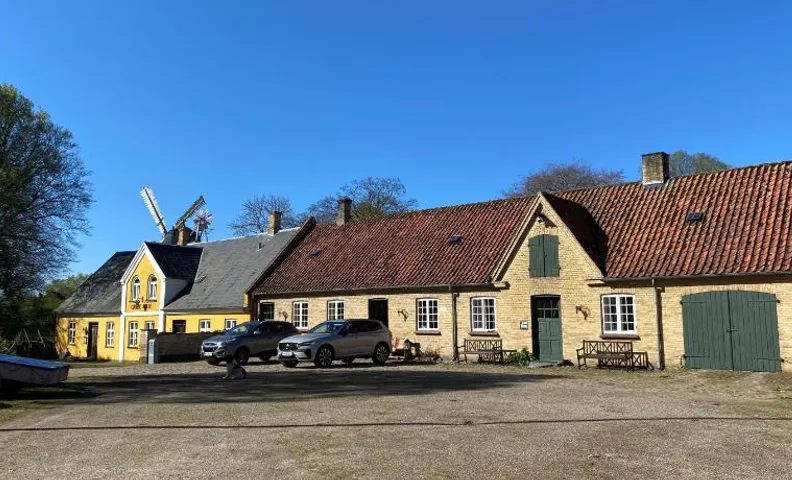 GRUBBE MØLLE, Lejlighed med eget køkken og bad