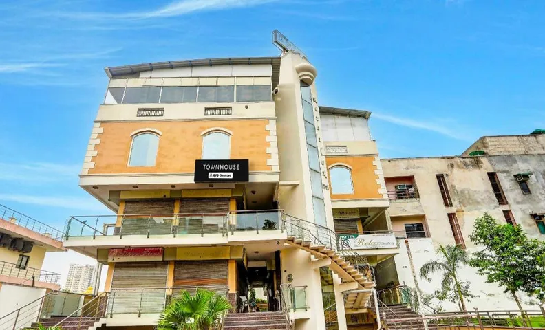 Townhouse Relax Suits A Boutique Hotel Vasundhara
