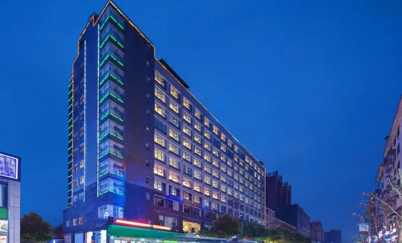 Rezen Hotel Huayuan