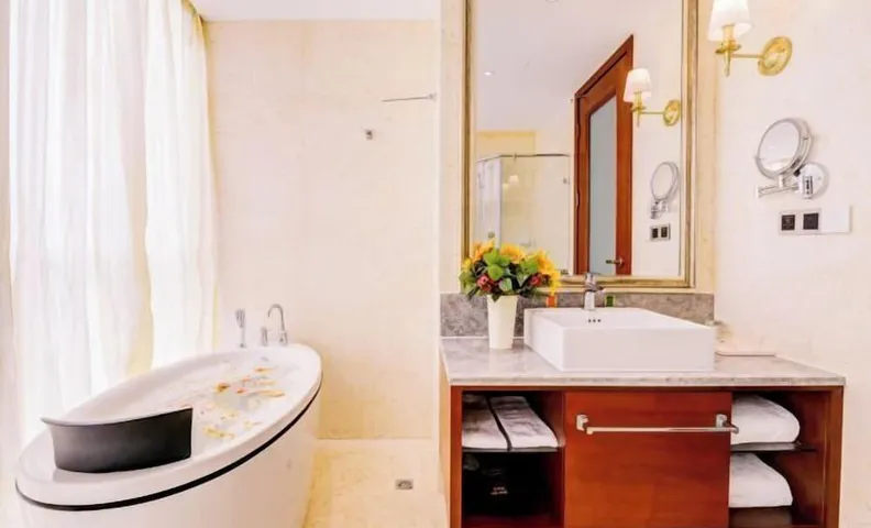 Vienna Hotel (Nanchang County Chengbi Lake)