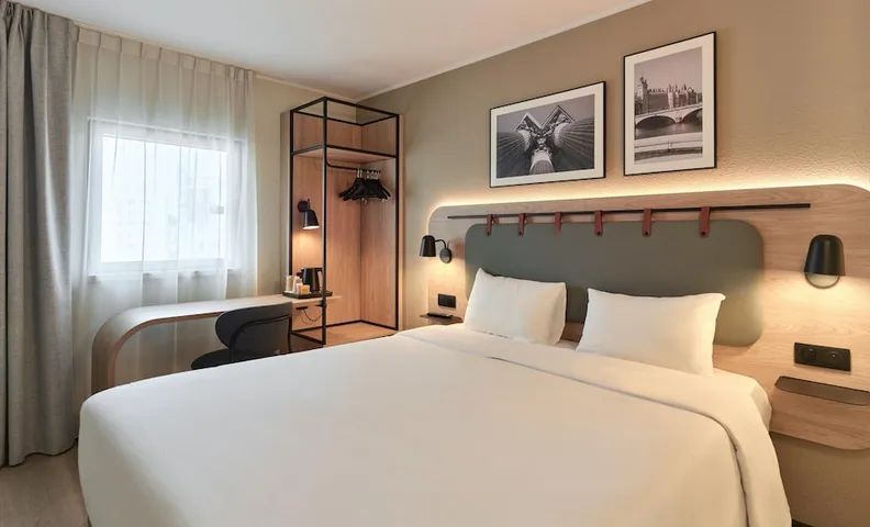 캄파닐 프라임, 파리, 포르트 드 바뇰레