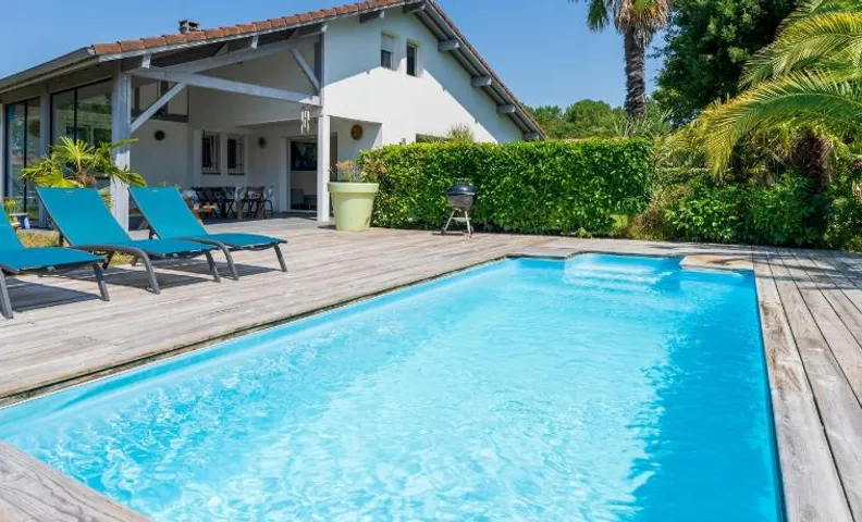 Jolie Maison Landaise Avec Piscine