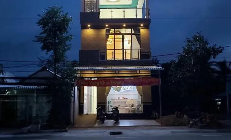 Queen hotel 