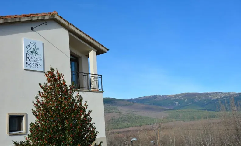 HOTEL REMANSO
