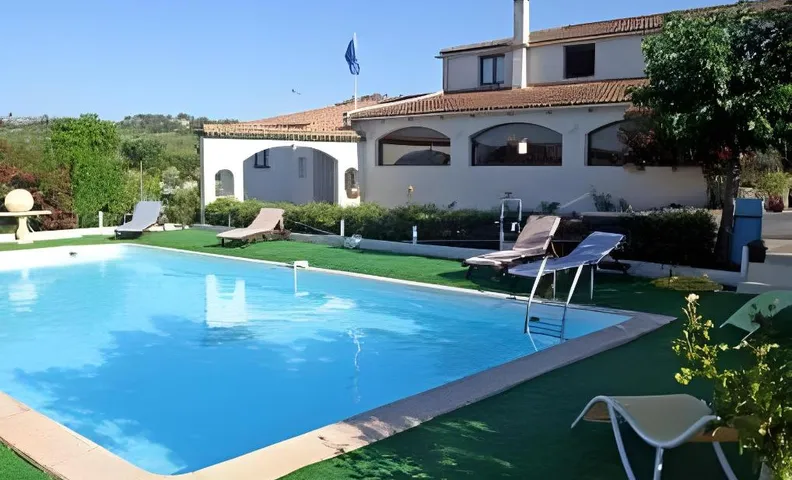 Logis Hotel LE PRESSOIR
