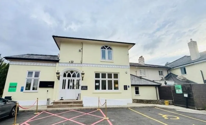 Wrexham Llyndir Hotel by Belvilla