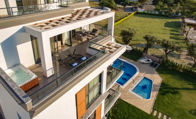 Maia Luxury Beach Hotel & Spa