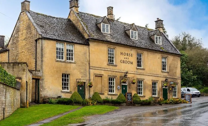 The Horse and Groom