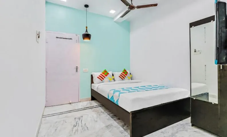 Goroomgo M M Howrah Maidan Homestay Near Howrah Station