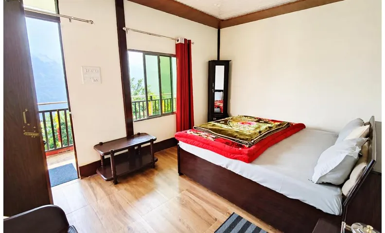 Goroomgo Snow hills Resort chopta
