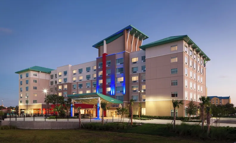 홀리데이 인 익스프레스 & 스위트 올랜도 앳 씨월드 바이 IHG