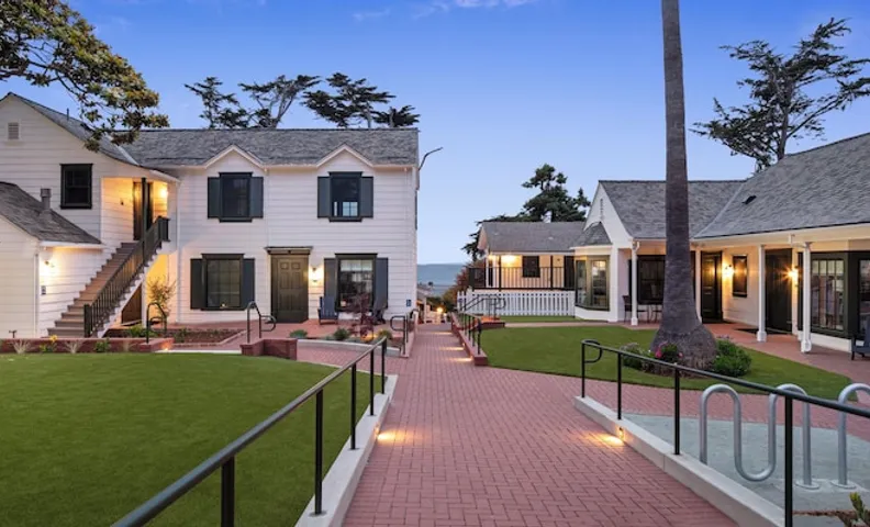 Carmel Beach Hotel