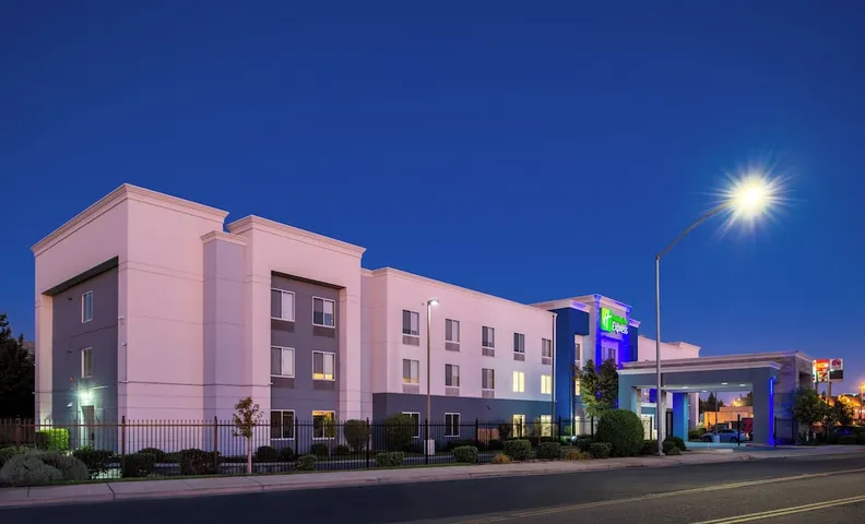 홀리데이 인 익스프레스 스톡턴 남동부 바이 IHG