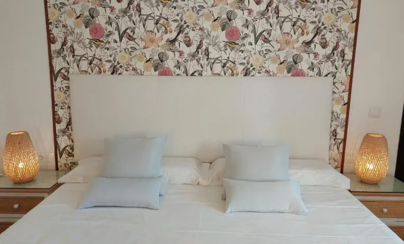 Hostal GARDEN ROUS