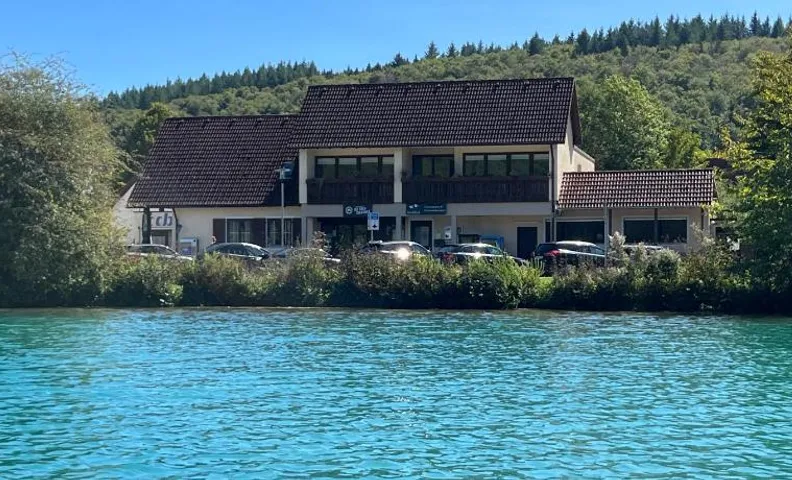 Seeblick - Hotel direkt am Itzelberger See - Ideal fur Business-Leute, Durchreisende, Radler und Wan
