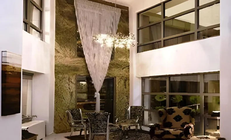 Habitat Hotel