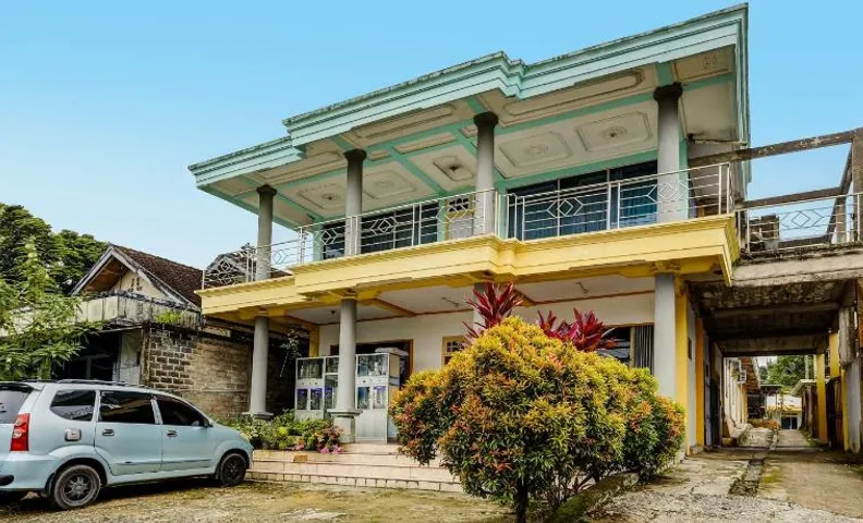 Hotel O Penginapan Aina Syariah