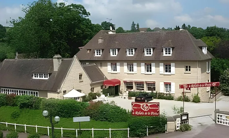 Logis Hotel Le Relais De La Poste Restaurant Le Fil du Temps