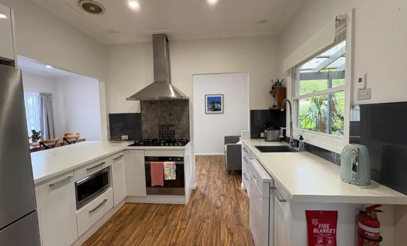 Dusky Whaler by Book Jervis Bay - Pet Friendly