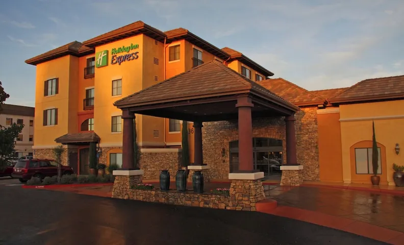 홀리데이 인 익스프레스 & 스위트 엘도라도 힐스, IHG 바이