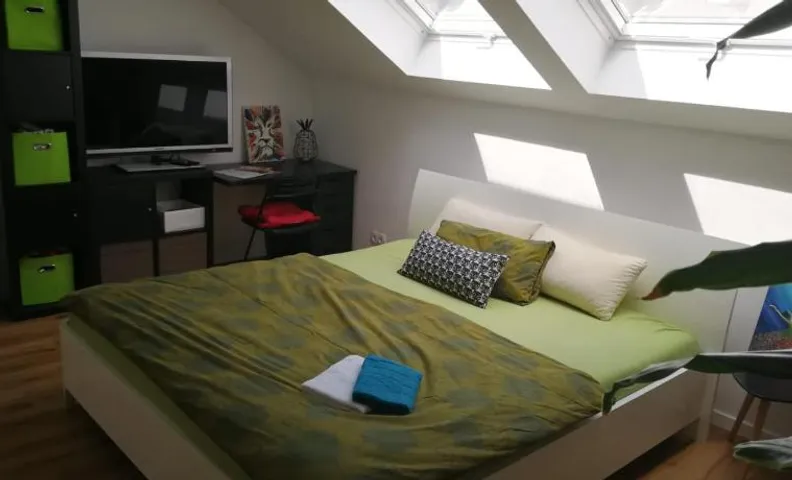 Gästezimmer mit eigenem Bad in Reihenmittelhaus