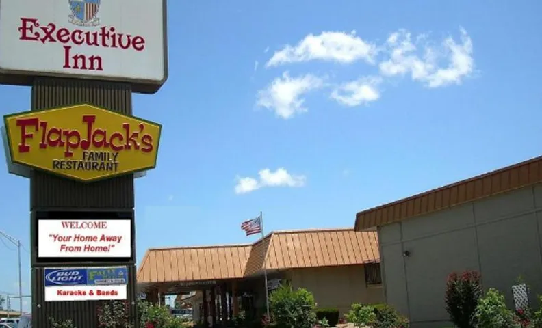 Executive Inn, Springdale