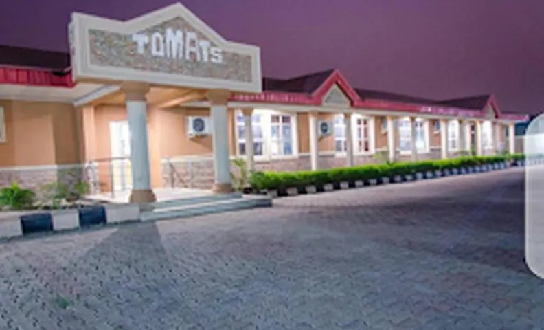 Tomats Inn and Suites