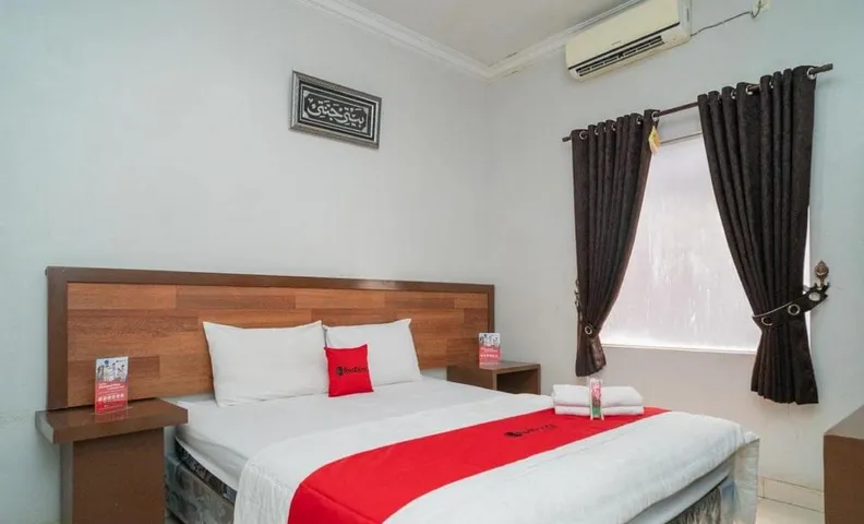 RedDoorz Syariah Near Tugu Dodol Kandangan
