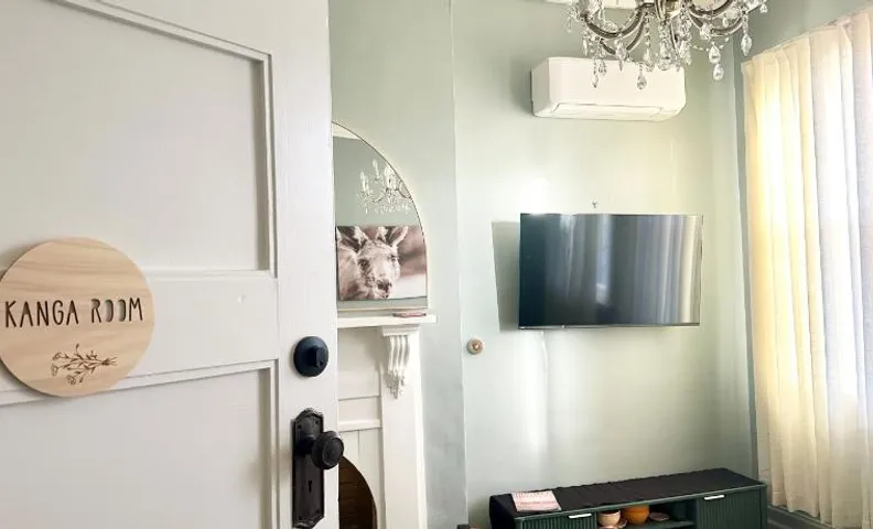 The Bank Guesthouse - Kanga Room