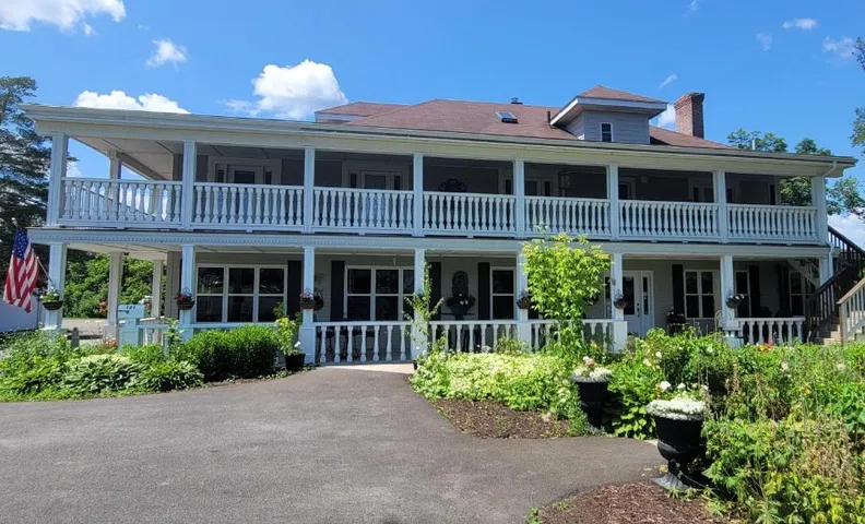 DuBois' Inn