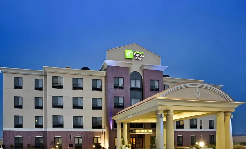Holiday Inn Express Hotel & Suites Pryor By IHG
