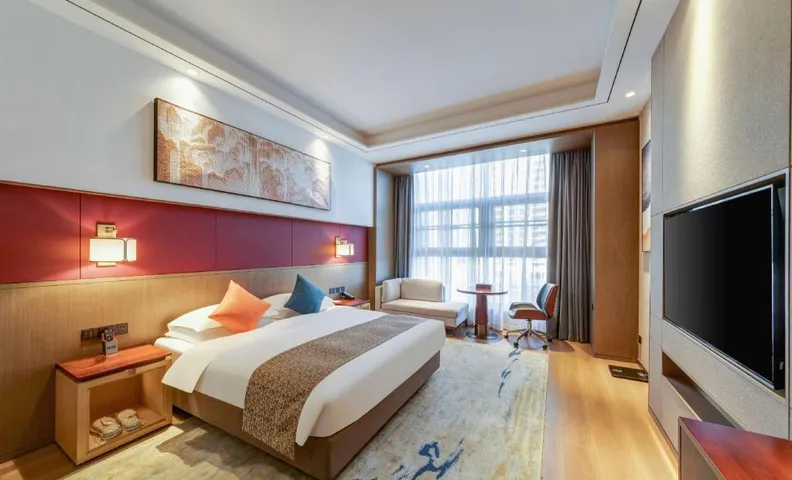 ELEGANCE Hotel Luochuan