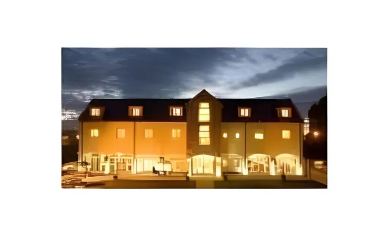 Deebert House Hotel