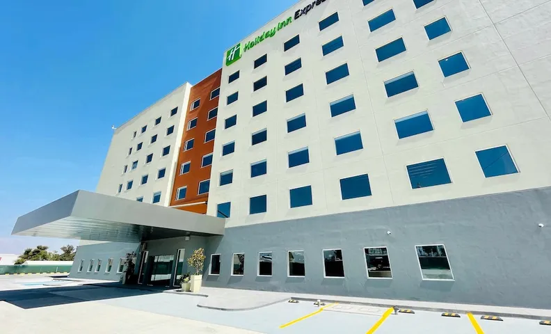 홀리데이 인 익스프레스 과달라하라 바야르타 포니엔테 바이 IHG