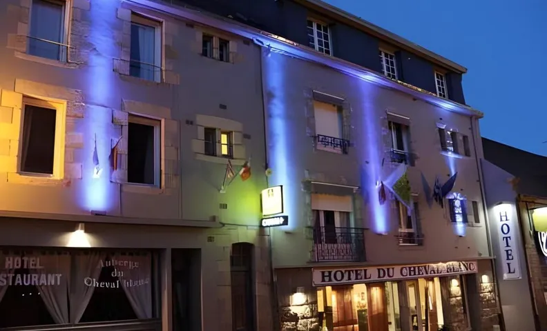 Auberge Du Cheval Blanc - Logis Hotel