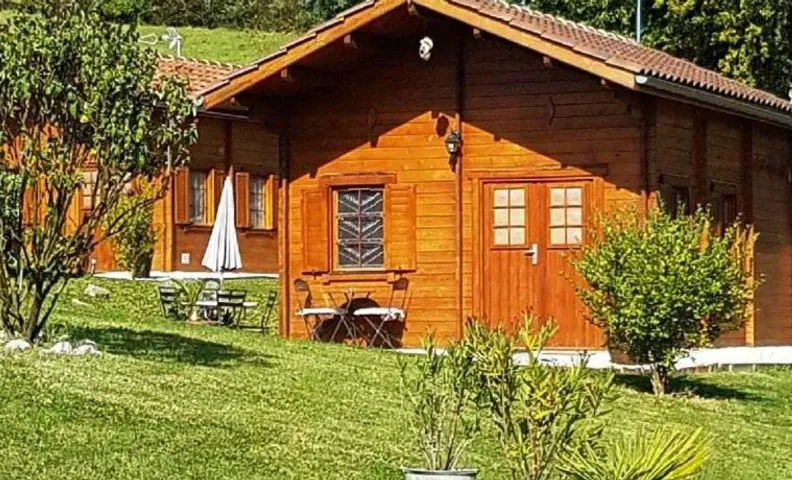 Chalet charmant à Dausse avec piscine et jardin